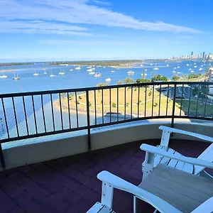 Broadwater Shores Waterfront Aparthotel Gold Coast